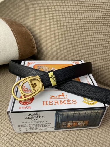 品名：爱马仕.Hermès 原单自动带 材质：原单牛皮腰带 百分百头层牛皮腰带保证真皮，24K纯钢扣，专柜原单品质、做工精细，时尚大牌，送人自用首选 包装： 请