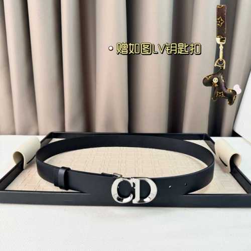 Dior 24早春新款 C D搭扣黄铜腰带扣，女士小牛皮腰带 经典永存 3Cm