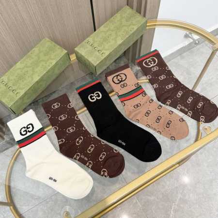 配包装 一盒五双 Gucci 古奇网红爆款出货~G家新品体香袜专柜对版字母袜子纯棉材质织造，超级柔软舒适，罗口经典金线双G，超级抢眼，Ins超火爆小单品，大牌出 - 点击图像关闭