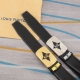 腰带皮带：Lv 路易威登原单牛皮皮带 P210 男款皮带：材质百分百头层牛皮腰带保证真皮皮带，专柜原单品质、做工精细，时尚大牌，送人自用首选包装： 请认准如图专