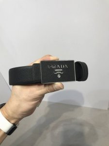 配送专柜包装 打孔针 宽35Mm，支持Nfc 原单双面进口头层牛皮带身，搭配原版经典三角微标扣，手感.油边近乎完美，原产皮料牛皮定制，质感无可挑剔，出众的细节，