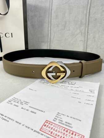 特 宽度4.0Cm Gucci 互扣式双G Logo填油扣，源自品牌辉煌的70年代典藏设计，经过重新诠释而别具新意。呈现于纤细压花皮革腰带之上。 - 点击图像关闭