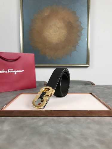 配全套包装盒 Salvatore Ferragamo菲拉格慕 意大利 男士腰带3.5Cm头层牛皮 配有钯金属Gancio扣饰，是打造现代精致造型的理想之选。该皮