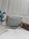 M25602 顶级原单 动态163 本款 Side Trunk 中号手袋于牛皮革之上含蓄压印 Minigram Bold 标识，再以考究金属件道出路易威登的制箱