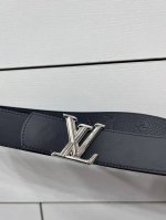 特 Lv.路易威登 全套包装 宽度 40Mm宽度 正品一体铸造五金钢扣 原厂皮料 双面原厂定制进口面料 可送礼自用不错选择