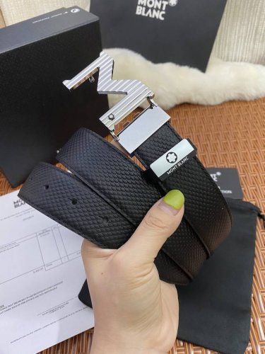 品名：万宝龙 Montblanc 原单 材质：原单牛皮腰带 百分百头层牛皮腰带保证真皮，24K纯钢扣，专柜原单品质、做工精细，时尚大牌，送人自用首选 包装： 请