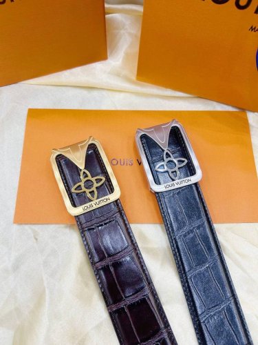 -配专柜包装 Lv 男士腰带 宽4.0Cm 进口石头纹牛皮皮料 配头层纹皮 搭不锈钢头 精品电镀 品质毋庸置疑 经典不过时新包装 送礼自用首选