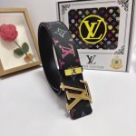 品名：Lv..路易..威登 材质：原单牛皮腰带 百分百头层牛皮腰带保证真皮，24K纯钢扣，专柜原单品质、做工精细，时尚大牌，送人自用首选 包装： 请认准如图专柜