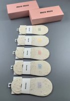 特 Miumiu 缪缪缪缪新品女款隐形袜子 一盒五双 提花经典标志，纯棉材质，超舒适超美腻大牌出街，潮人必备超好搭