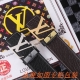 品名：Lv 路易斯登 原单 DDD 材料：百分百头层牛皮，保证真皮。专柜原单品质、做工精细，送人自用首选 DDD 包装： 请认准如图专柜包装，赠送打孔器，银联发