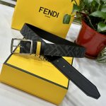 特 P180 Fendi 芬迪 专柜同款 宽35Mm 双环正反用腰带 Ff按钉搭扣 黑色Cuoio Romano皮革材质 反面面料带有烟草黄和棕色Ff图案 针扣