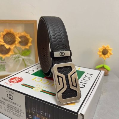 品名：古奇.Gu...Ci 材质：原单牛皮腰带 专柜原单品质、做工精细，时尚大牌，送人自用首选 包装： 请认准如图专柜包装赠送打孔器手提袋专柜礼盒宽度3.8Cm