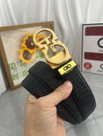 品名：菲拉格幕 自动带 材质：原单牛皮腰带 百分百头层牛皮腰带保证真皮，24K纯钢扣，专柜原单品质、做工精细，时尚大牌，送人自用首选 包装： 请认准如图专柜包装