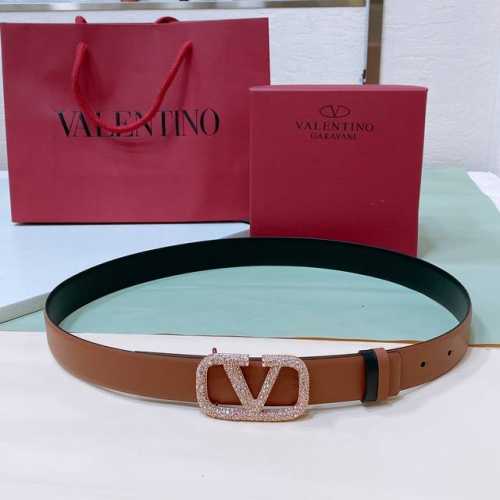 顶级质量 Valentino Garavani Vlogo Signature 可双面佩戴水钻 亮面小牛皮腰带 -Vlogo Signature搭扣，饰以施华洛