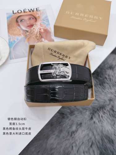 特 巴宝莉 不锈钢自动扣腰带 宽度3.5Cm 品质款式，高档 耐用。进口头层仿真鳄鱼肚皮纹，可以媲美真鳄鱼，耐用性 纹路都极像。底皮：意大利进口牛皮，纯正进口保