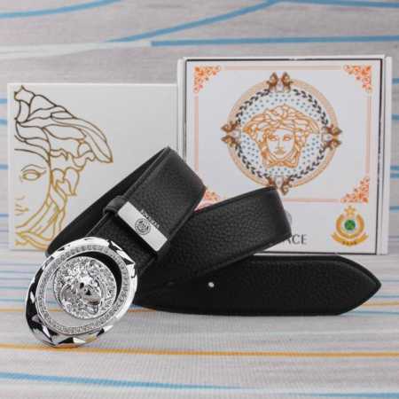 品名：Versace.范思哲 材质：原单牛皮腰带 百分百头层牛皮腰带保证真皮，24K纯钢扣，专柜原单品质、做工精细，时尚大牌，送人自用首选 包装： 请认准如图专 - 点击图像关闭