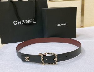 特 Chanel 24独家首发 原版小牛皮 金色金属与小牛皮 白 与 土黄、 旋转五金 一带两用 简单优雅知性的搭配 3.0Cm精品