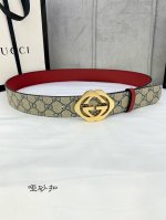 特 宽度4.0Cm Gucci 双面腰带，一侧为gg Supreme帆布，反面一侧为枣红色头层小牛皮。配以互扣式双g带扣。