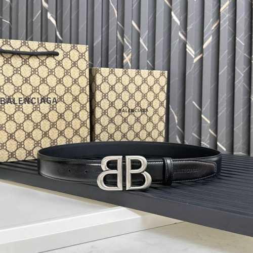 特 尺寸：宽度：3厘米 细纹牛皮革 末端饰以同系配色Balenciaga品牌标识压纹 做旧金色Monaco Bb标识金属配件 材料：牛皮革