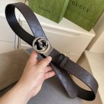 特 Gucci -古驰 宽： 3.7Cm 意大利原厂压花皮 黑咖双面可用 精品纯铜旋转扣 。