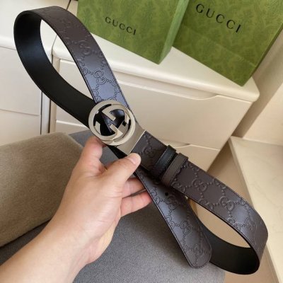 特 Gucci -古驰 宽： 3.7Cm 意大利原厂压花皮 黑咖双面可用 精品纯铜旋转扣 。