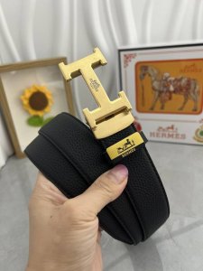 品名：爱马仕.HermèS 自动带 材质：原单牛皮腰带 百分百头层牛皮腰带保证真皮，24K纯钢扣，专柜原单品质、做工精细，时尚大牌，送人自用首选 包装： 请认准