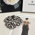 特 单个 配全套包装 Chanel 香奈儿 爆款小香风发圈，专柜款出货 一看就特别高档 超级百搭 必须自留