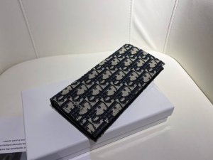 长 短 Dior 025 021颜色 黑色 尺寸 长17.5*X8.5 短12X11 Dior新款火爆登场！官网同步，精湛手工制作，实物拍摄，男女均可使用