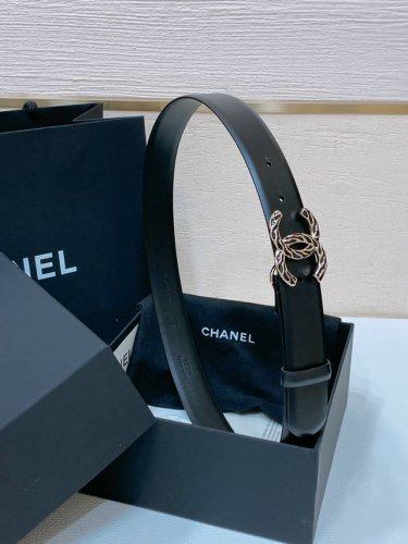 Chanel 24C 树脂黑 与 金色金属 Logo搭扣 黄铜金属进口胎小牛皮带身 手感柔软 细腻 3.0Cm