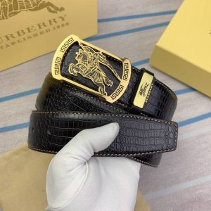品名：巴宝莉原单 材质：原单牛皮腰带 百分百头层牛皮腰带保证真皮，24K纯钢扣，专柜原单品质、做工精细，时尚大牌，送人自用首选 包装： 请认准如图专柜包装赠送打