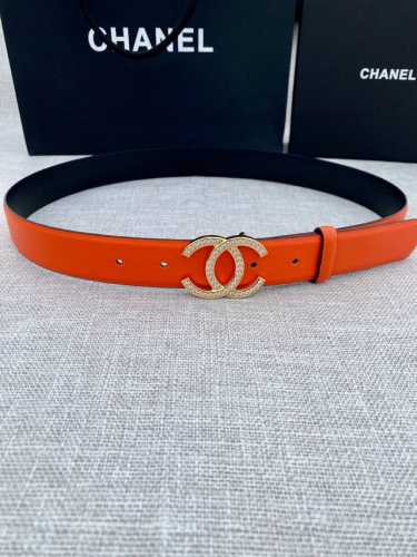 宽度3.0Cm Chanel 香奈儿 原版碰纹牛皮金 银 色镶钻钢扣。