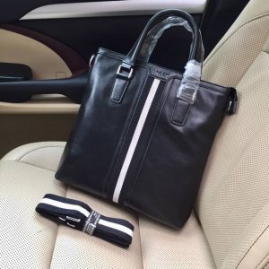 品牌名称 ：巴利新款 产品规格 ：33 23 5 产品材质 ：原版头层牛皮+专用里布 产品详情 ：黑色 顶级做工 产品型号 ：13622-3