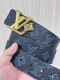 4.0宽 2025新款以天然小牛皮搭配路易威登特色设计元素的Lv pyramide 腰带，时尚新潮，尽显品牌个性。小牛皮材质，饰有路易威登标志性的Monogra