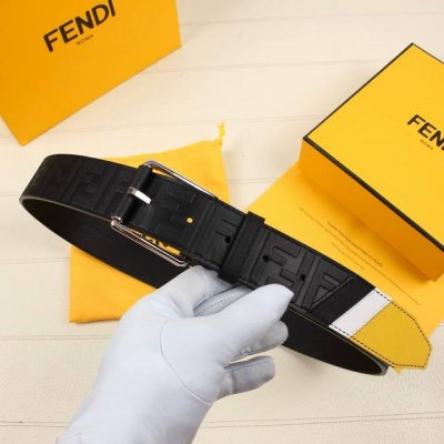 FENDI 芬迪 宽38MM 标志造型宽皮带。原版针扣，进口原版小牛皮制成。印有浮雕黑FF 图案。镀金表面金属制品，品质保证。