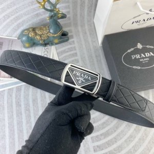 普拉达 特种皮腰带自动带系列 ，原厂五金精品不锈钢扣，手感柔软舒适 宽3.5Cm。