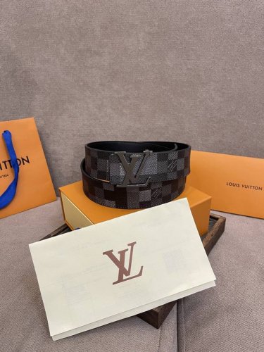Lv.路易威登 全套包装 宽度 40Mm宽度 正品一体铸造五金钢扣 原厂皮料 双面原厂定制进口面料 可送礼自用不错选择