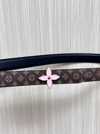 2.0宽帆布印空白花，黑色小牛皮起鼓，一尖一方尾。达配精品四叶粉胶扣头。 - 点击图像关闭
