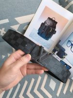 特 Lv.路易威登 全套包装 原版品质 代工厂货品 40Mm宽度 正品一体铸造五金钢扣，原厂皮料 双面原厂定制面料，区别市场货