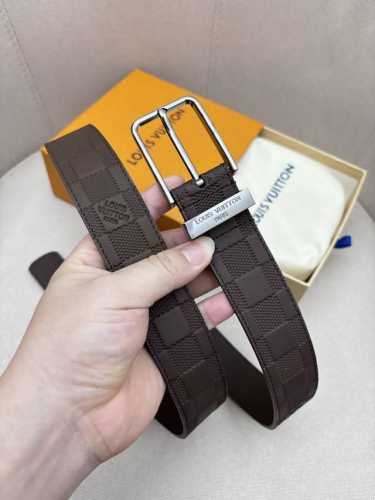 Lv路易男士 宽度3.5Cm 简单大方 精品五金 双面进口皮 佩戴效果非常不错 送礼自用最佳推荐