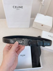 celine 赛琳 专柜同款 宽2.5Cm 腰带原版头层小牛皮精制而成，专柜对版鎏金 低调奢华