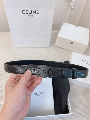 celine 赛琳 专柜同款 宽2.5Cm 腰带原版头层小牛皮精制而成，专柜对版鎏金 低调奢华