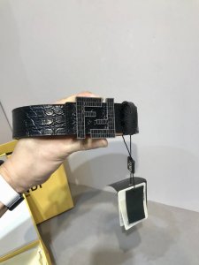 配送专柜包装 打孔针 特 新款 Fd 宽38Mm 支持Nfc 芯片扫描，标志造型 皮带，原版亚克力黑色方钻扣，进口原版荔枝纹配小牛皮，高端大气，镀金表面金属制品