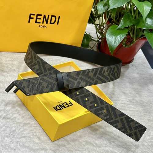 Fendi 芬迪 专柜同款 宽4.0Cm 双环正反用腰带 F按钉搭扣 黑色Cuoio Romano皮革材质 反面面料带有烟草黄和黑色Ff图案 黑色珐琅金属饰面