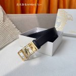 特 范思哲 Versace进口小牛皮，手感细腻柔软，搭配纯钢自动精品扣，男士必备！宽度：3.5Cm