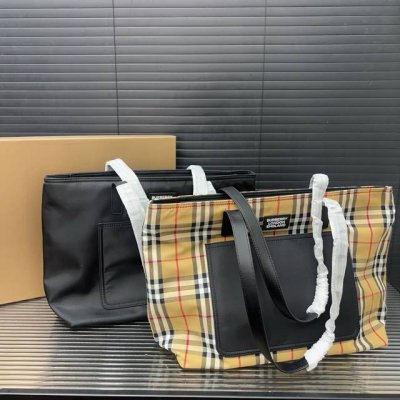 Burberry 巴宝莉 帆布格子托特包 购物袋 手提包 男女通用 经典百搭 实物拍摄 原厂原版面料 高端品质 配送防尘袋 42 X 37 Cm。