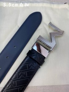 Montblanc万宝龙 宽3.5Cm 采用头层牛皮 精品针式扣头 自由裁剪商务休闲皮带