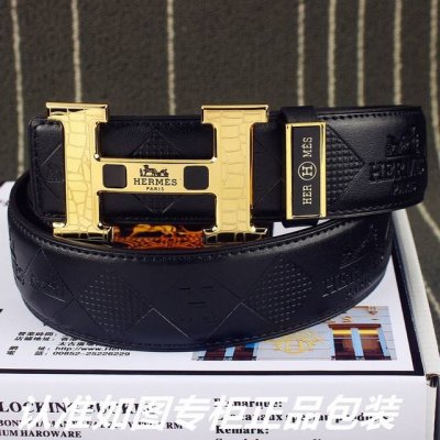 品名：爱玛仕.Her..Mes原单 型号：认准如图专柜包装，赠送打孔器 材料：百分百头层牛皮皮带，24K纯钢扣中间带logo字母保证真皮。专柜同等质量， 送人自