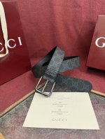G针扣 Gucci 款号 673921 92Tin 1000 表面材料是黑色定制pvc 宽度3.5Cm 皮圈缝制立体Gg五金配饰 方形简约针扣