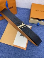 特 Lv.路易威登 全套包装 原版品质 代工厂货品 40Mm宽度 正品一体铸造五金钢扣，原厂皮料 双面原厂定制面料，区别市场货