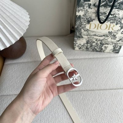 dior新款腰带，采用精致头层皮制作，手感柔软，舒适细腻，精品五角星珍珠扣，，精致优雅，时尚大方。宽2.0Cm